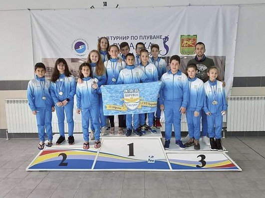 27 отличия за плувците на клуб “Царевец”