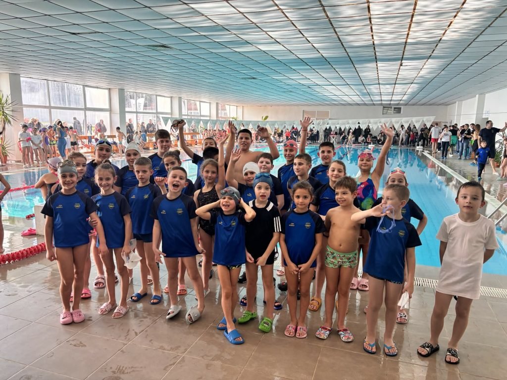 Най-малките плувци на “Царевец” вече с отличия